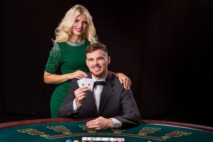 Antarmuka aplikasi hyper slot menampilkan menu sportsbook, live dealer, dan slots di perangkat Android